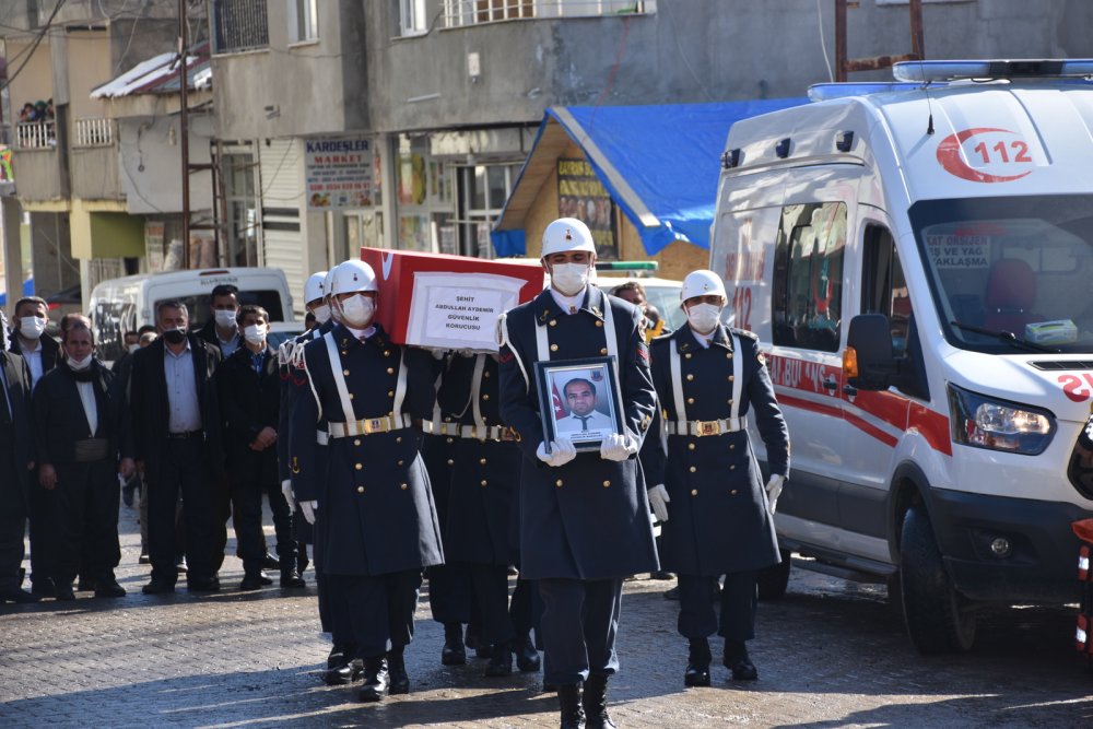 'Pençe- Kaplan' bölgesinde şehit olan güvenlik korucusu, Şırnak'ta toprağa verildi
