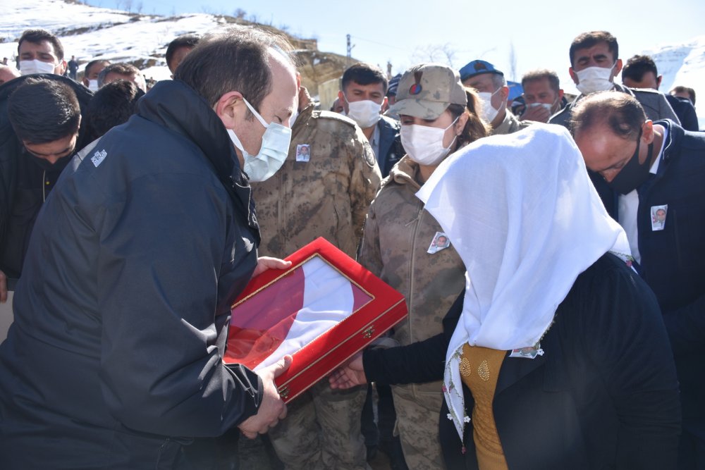 'Pençe- Kaplan' bölgesinde şehit olan güvenlik korucusu, Şırnak'ta toprağa verildi