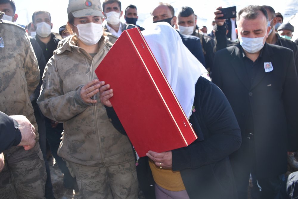 'Pençe- Kaplan' bölgesinde şehit olan güvenlik korucusu, Şırnak'ta toprağa verildi