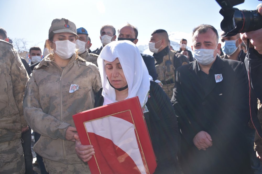 'Pençe- Kaplan' bölgesinde şehit olan güvenlik korucusu, Şırnak'ta toprağa verildi