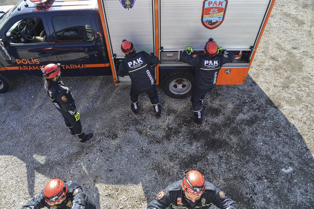 Polis Arama Kurtarma ekipleri, göreve hazır