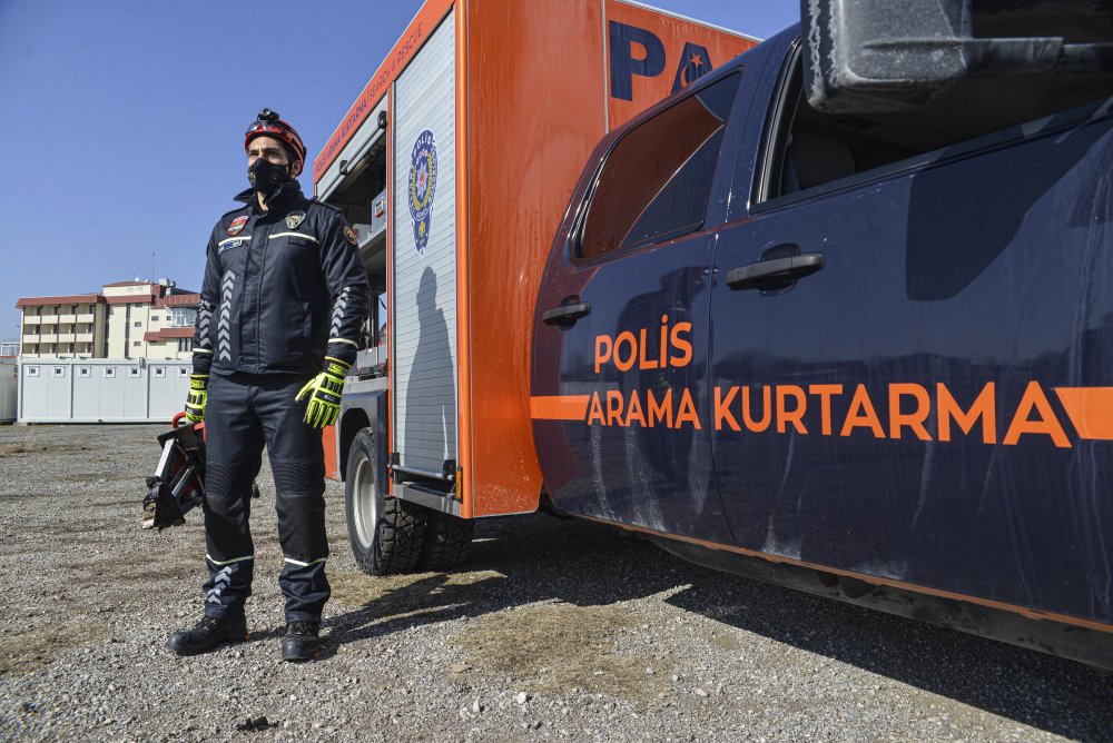 Polis Arama Kurtarma ekipleri, göreve hazır