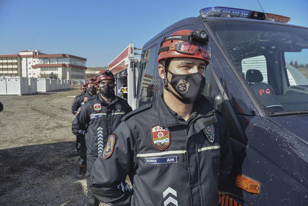 Polis Arama Kurtarma ekipleri, göreve hazır