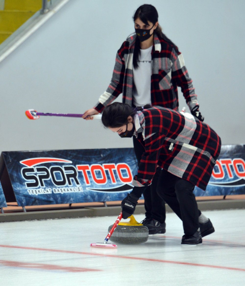 Türkiye Curling Süper Ligi'nde son gün heyecanı