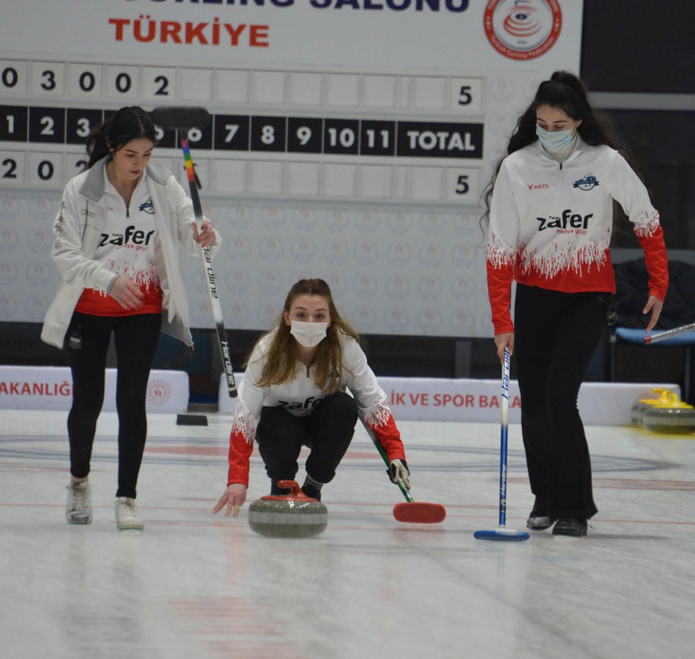 Türkiye Curling Süper Ligi'nde son gün heyecanı