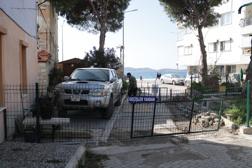 Dedesine ait arsadan geçen yolu, bu kez de mahkeme kararıyla kapattırdı
