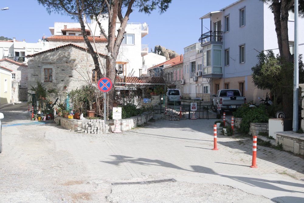 Dedesine ait arsadan geçen yolu, bu kez de mahkeme kararıyla kapattırdı