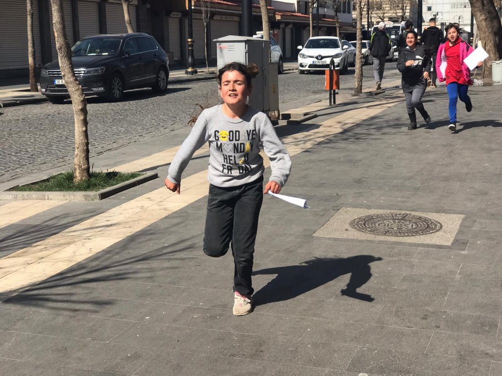 Dezavantajlı çocuklar, oryantiring yarışmasıyla tarihi mekanlarda ter döktü
