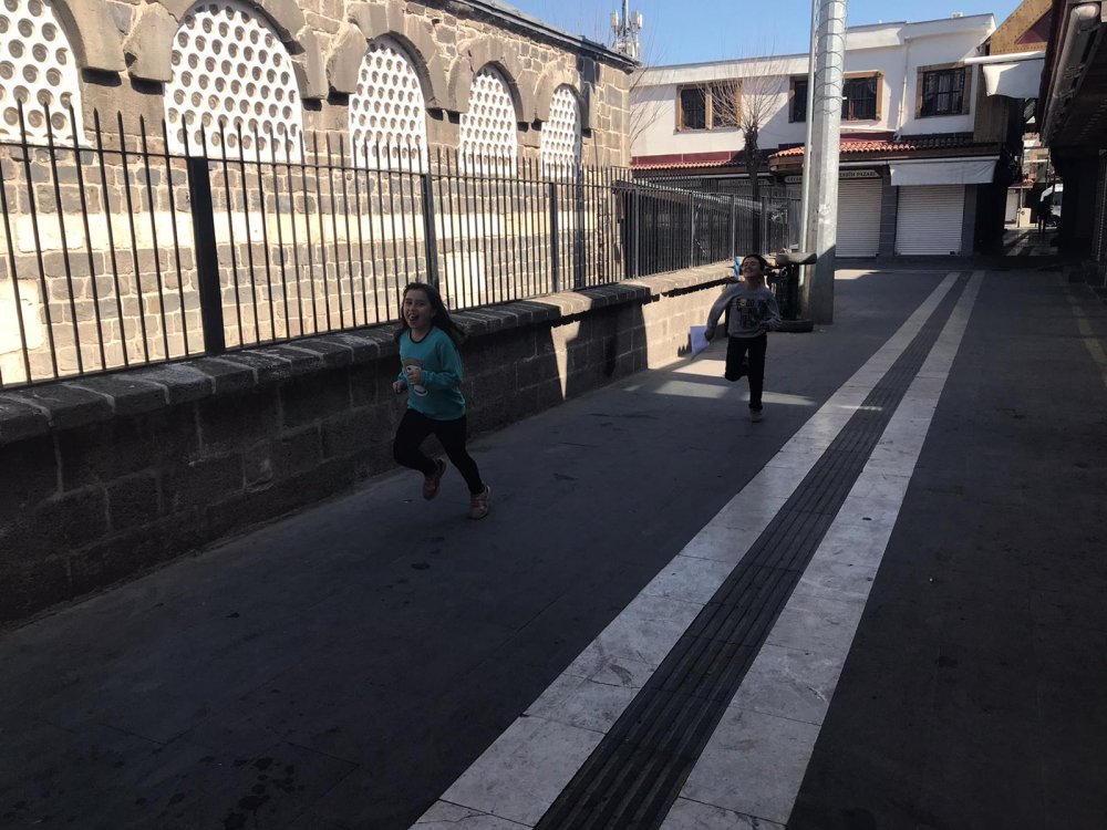 Dezavantajlı çocuklar, oryantiring yarışmasıyla tarihi mekanlarda ter döktü