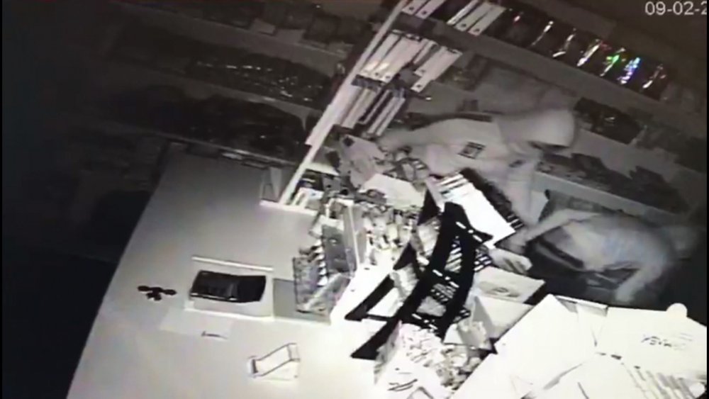 İnternetten izledikleri videodaki yöntemle hırsızlık yapan 'Maskeli Üçler' yakalandı