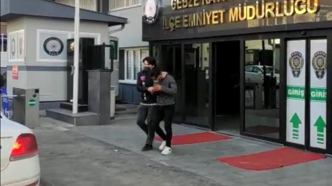 Kendisini polis olarak tanıtıp, 210 bin TL dolandırdı