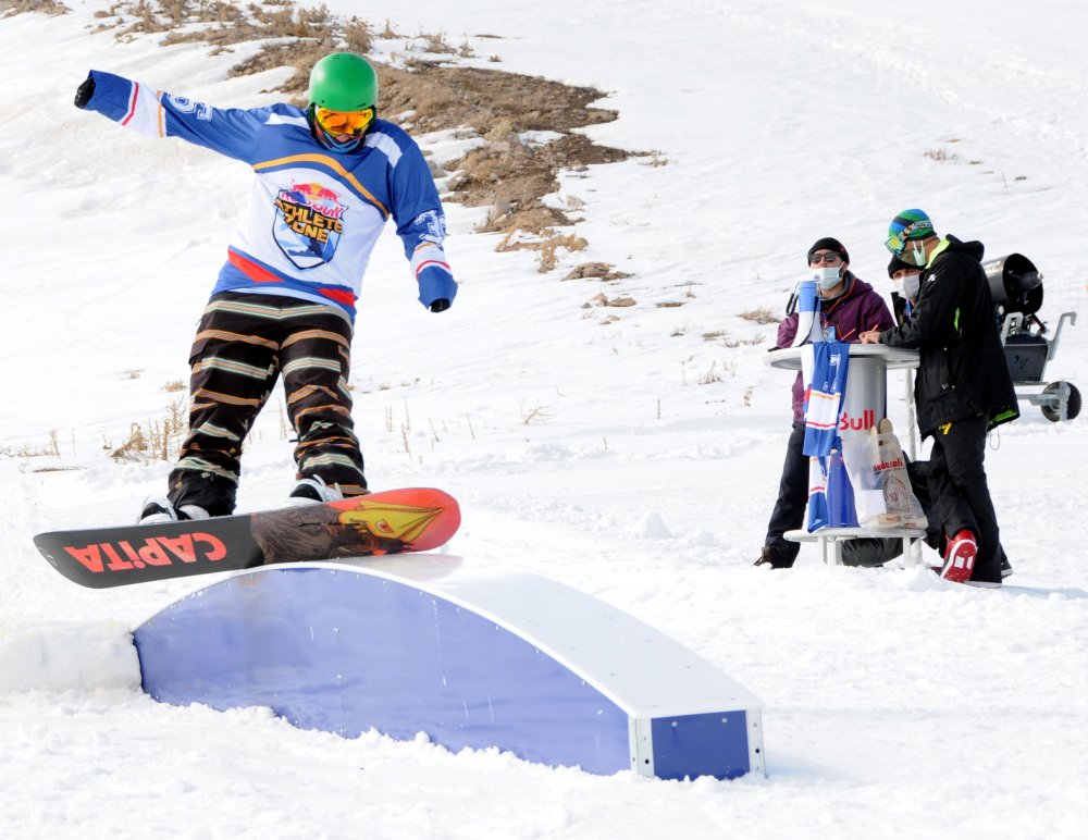 Kış sporları tutkunları Kayseri'de yarıştı