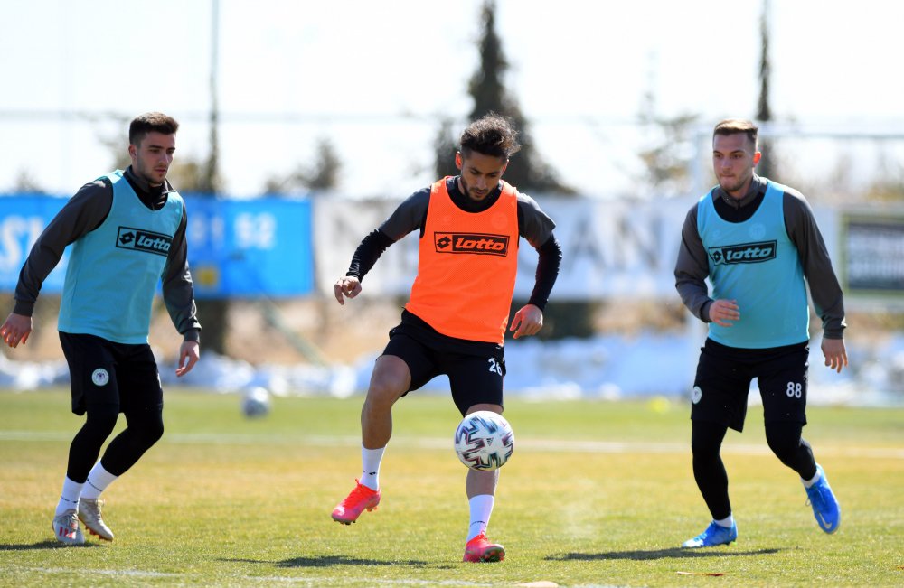 Konyaspor'da 4 oyuncunun sakatlığı sürüyor