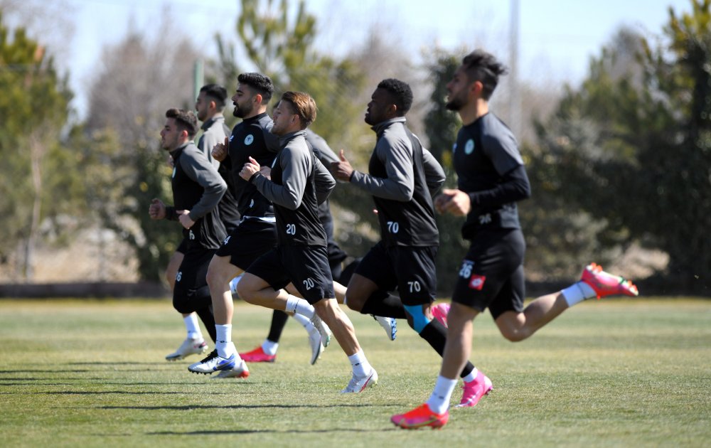 Konyaspor'da 4 oyuncunun sakatlığı sürüyor