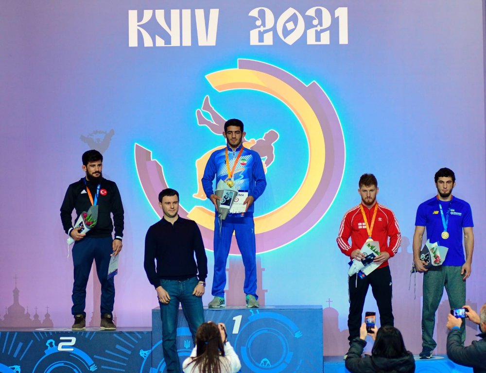 Milli güreşçiler Ukrayna'dan 4 madalya ile dönüyor