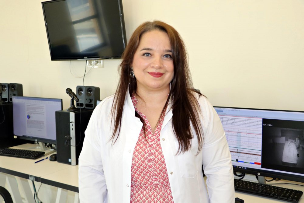 Uyku bozukluğu yaşayanlar, 24 saat kamerayla izlenerek tedavi ediliyor