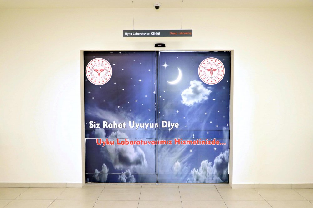 Uyku bozukluğu yaşayanlar, 24 saat kamerayla izlenerek tedavi ediliyor