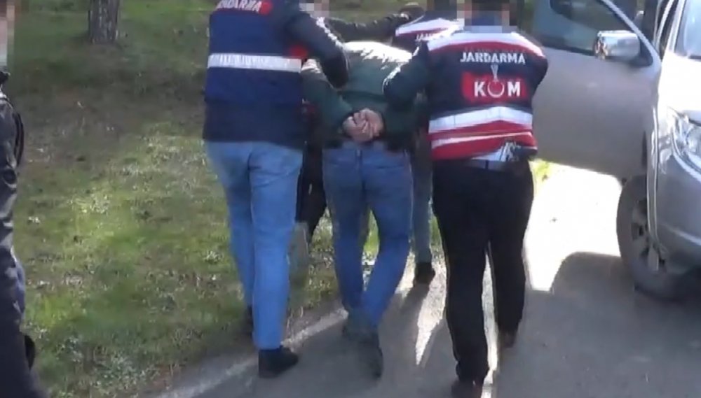 126 KİLO UYUŞTURUCU ELE GEÇİRİLDİ: Jandarmanın nefes kesen uyuşturucu operasyonu kamerada: 126 kilogram uyuşturucu ele geçirildi