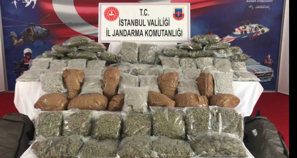126 KİLO UYUŞTURUCU ELE GEÇİRİLDİ: Jandarmanın nefes kesen uyuşturucu operasyonu kamerada: 126 kilogram uyuşturucu ele geçirildi