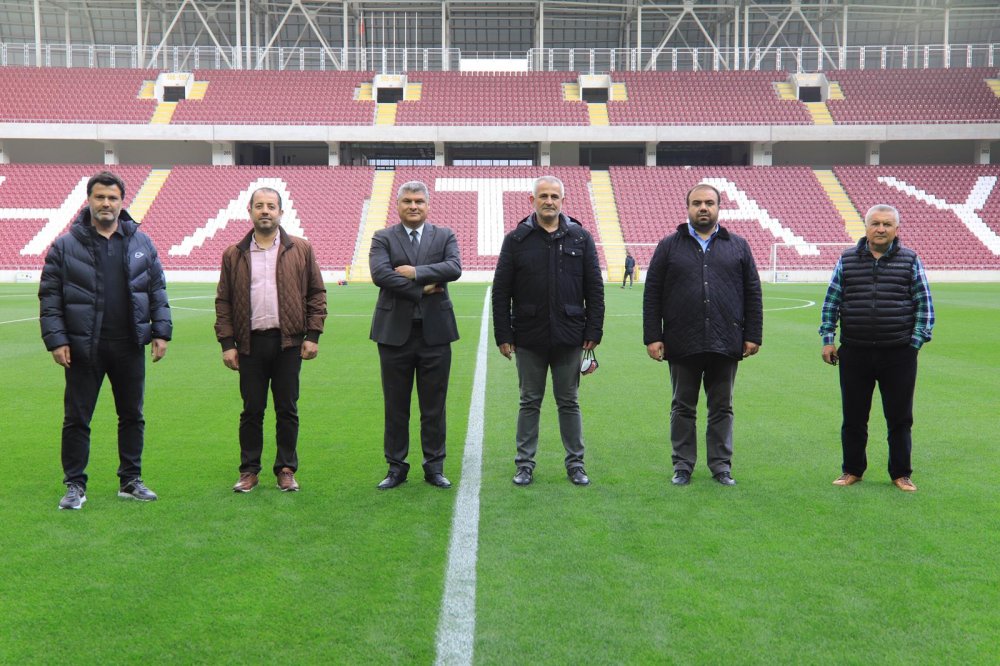 Atakaş Hatayspor kafilesi yeni stadı gezdi