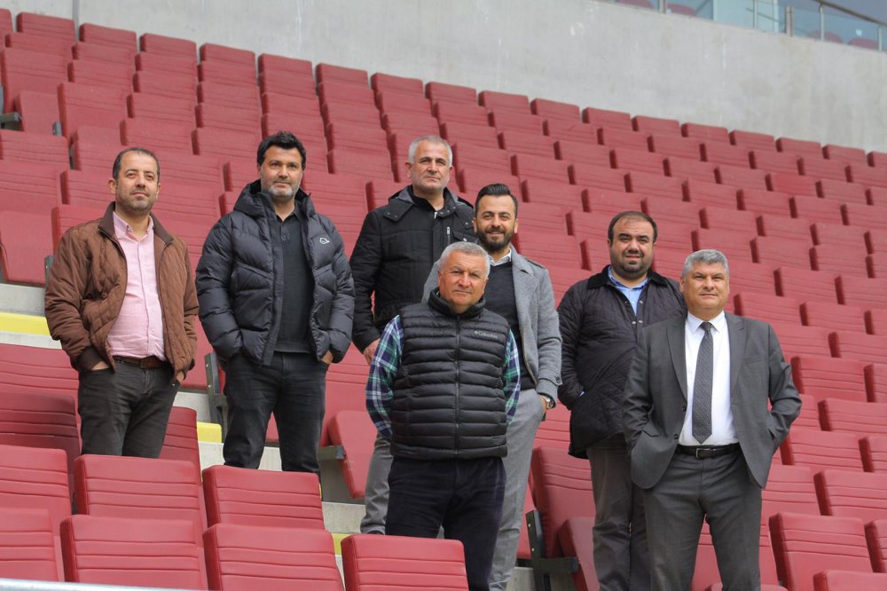 Atakaş Hatayspor kafilesi yeni stadı gezdi