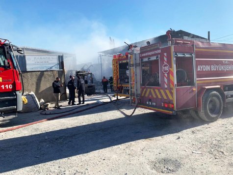 Aydın'da geri dönüşüm deposunda korkutan yangın