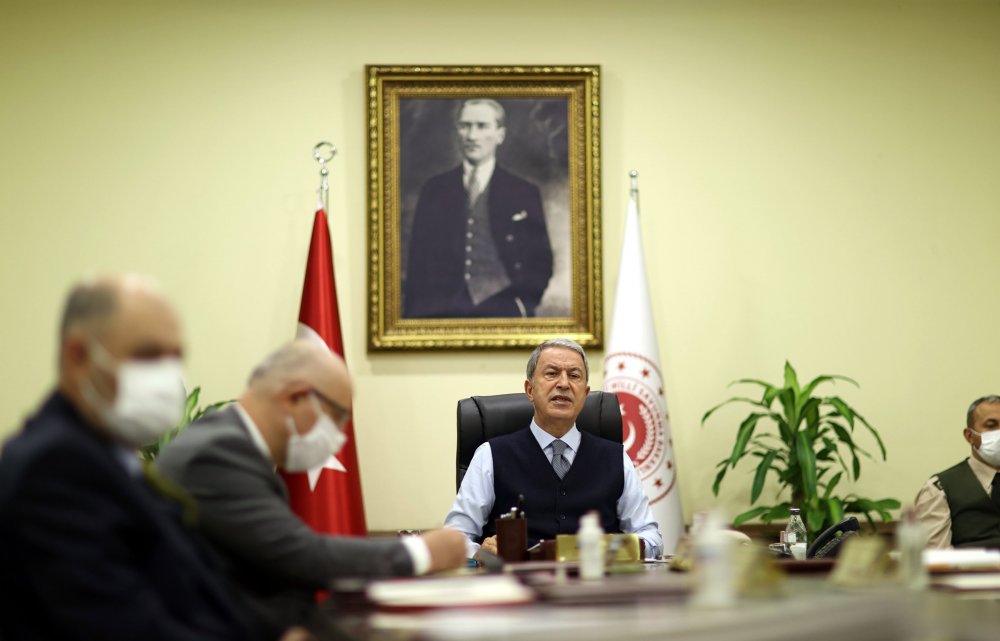Bakan Akar, kuvvet ve birlik komutanlarıyla toplantı yaptı