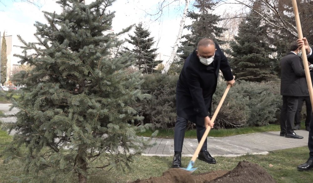Bakan Çavuşoğlu: Afganistanlı kardeşlerimiz istediği sürece bu ülkede kalacağız