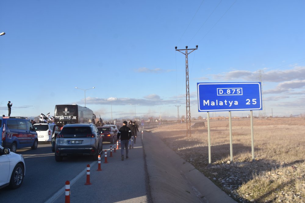 Beşiktaş kafilesine Malatya'da coşkulu karşılama