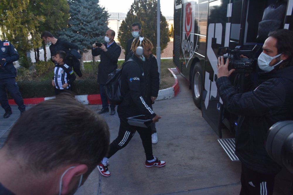 Beşiktaş kafilesine Malatya'da coşkulu karşılama