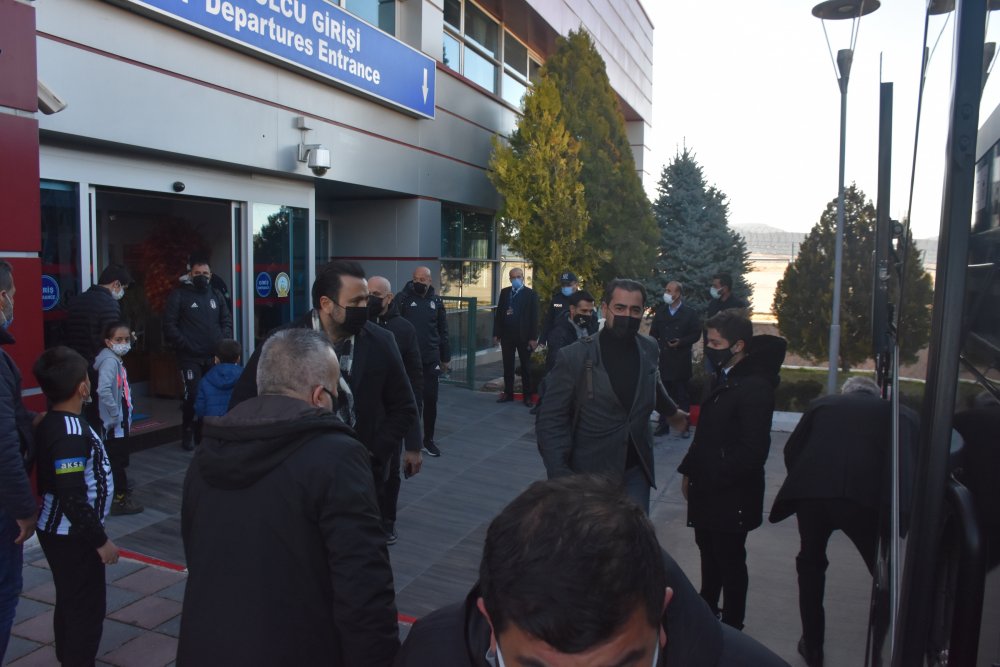 Beşiktaş kafilesine Malatya'da coşkulu karşılama