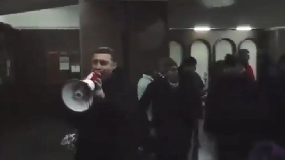 Ermenistan’da Paşinyan karşıtı grup hükümet binasını bastı