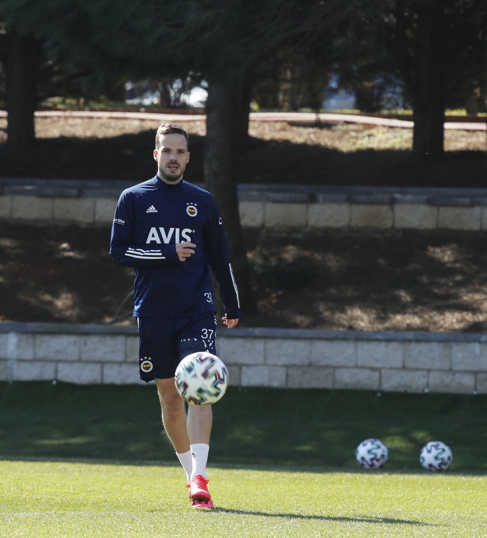 Fenerbahçe, Antalyaspor hazırlıklarına başladı