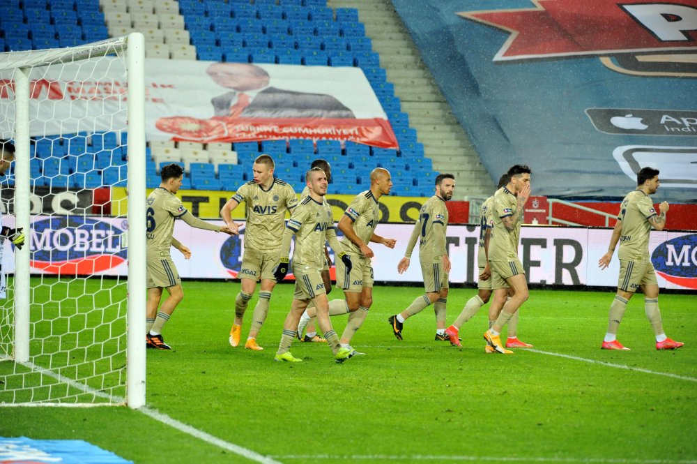 Fenerbahçe kara bulutları dağıttı