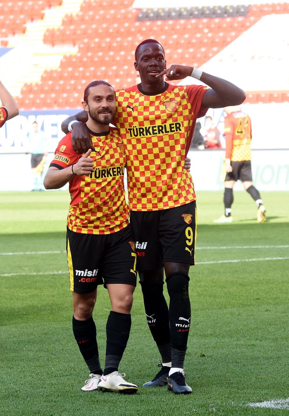 Göztepe fırtına gibi esiyor