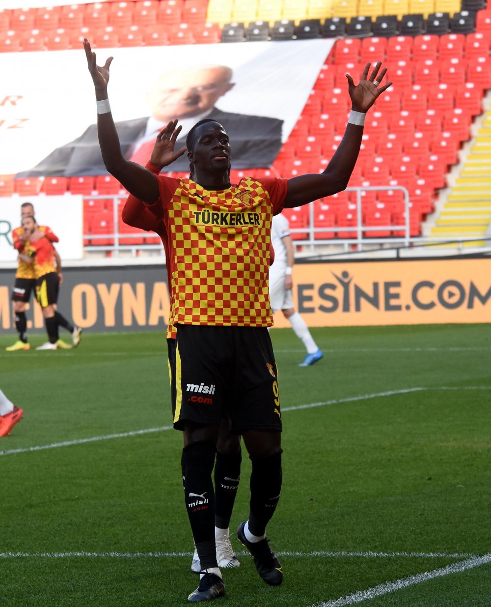 Göztepe fırtına gibi esiyor