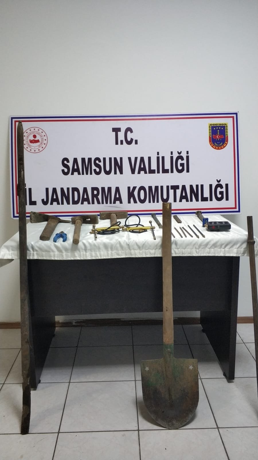 ‘İmalathanede çalışabilir’ belgesiyle kaçak kazıda yakalandılar