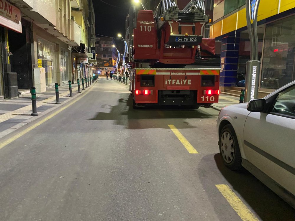 3'üncü kattaki evin balkonundan atladı