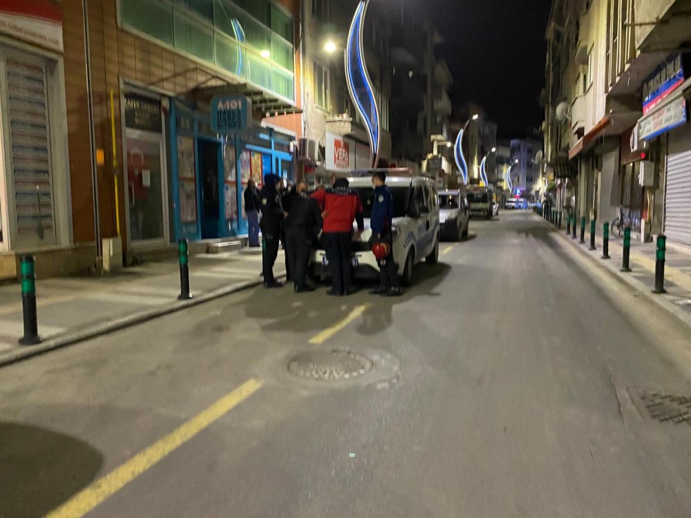 3'üncü kattaki evin balkonundan atladı