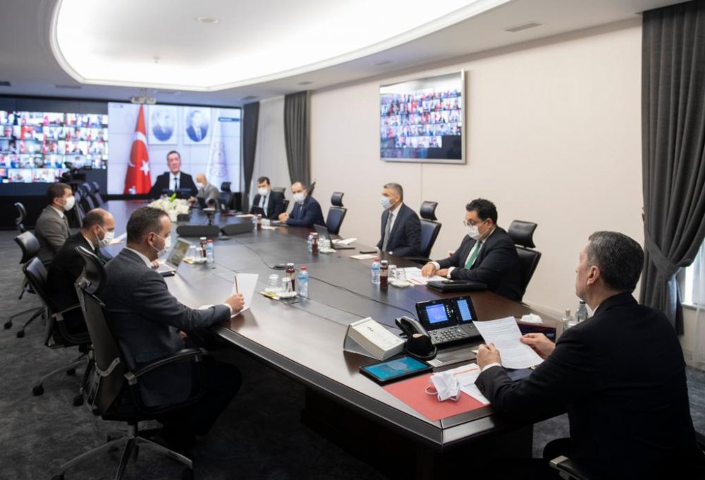 Bakan Selçuk: 'Yüz yüze eğitime ara veriyoruz' demek istemiyoruz