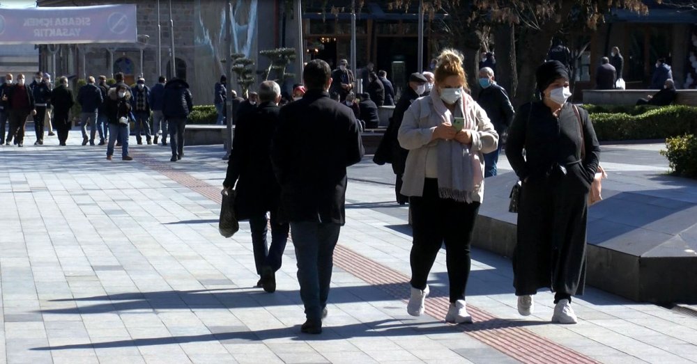 'Çok yüksek riskli' grubundaki Trabzon’da caddeler kalabalık