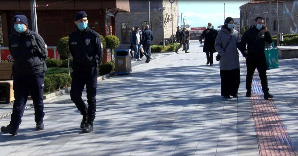 'Çok yüksek riskli' grubundaki Trabzon’da caddeler kalabalık
