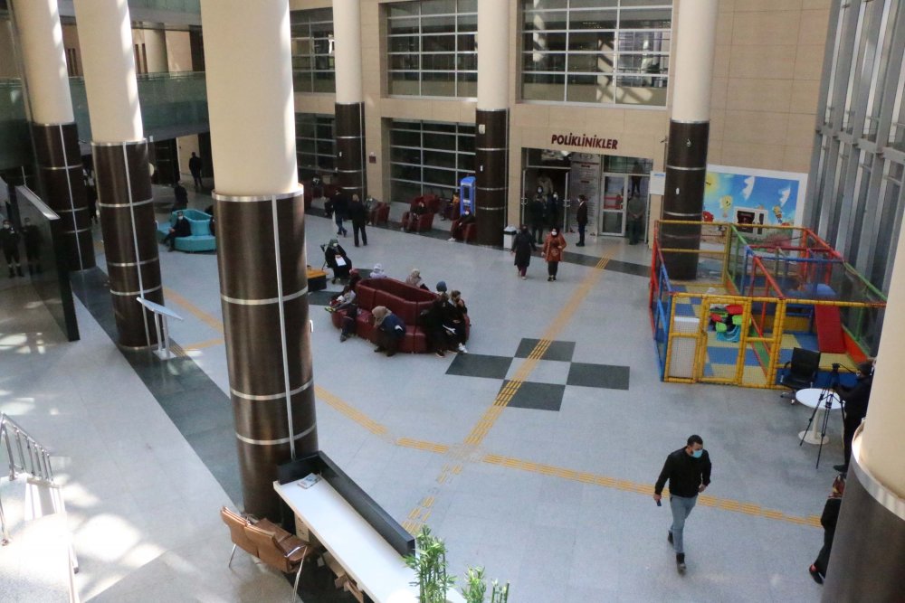 İl Sağlık Müdürü: Adıyaman'da bir araya gelinmekten vazgeçilmediği için vakalar artıyor