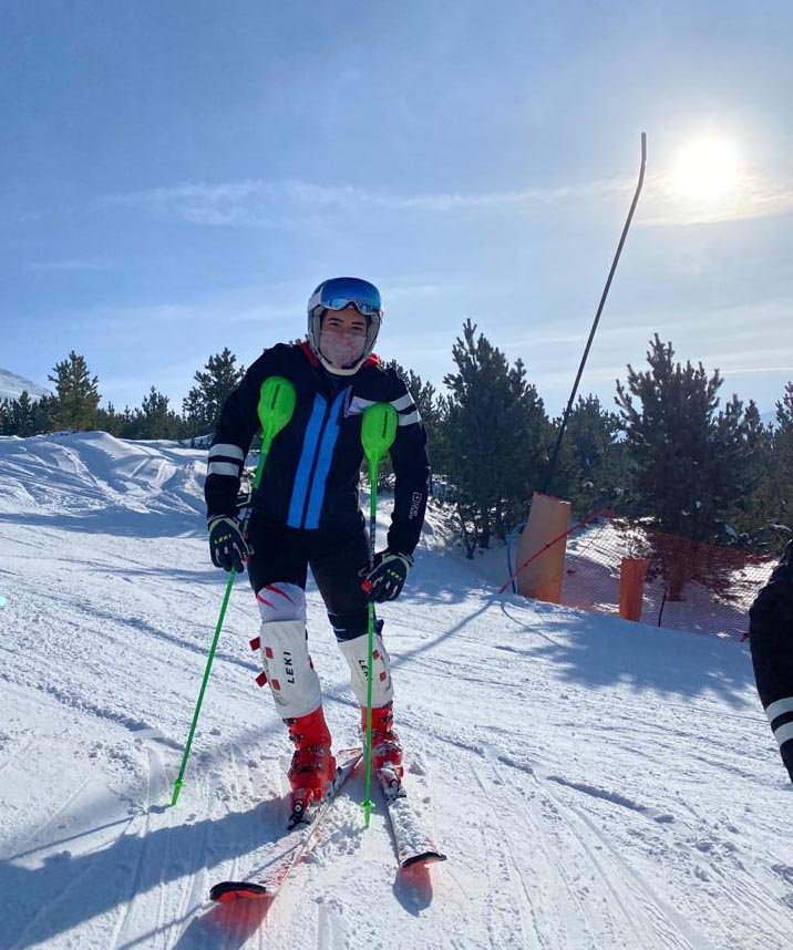 İzmirli kayakçı Lal madalyaya doymuyor