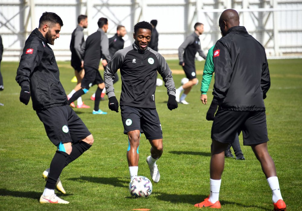 Konyaspor'da 4 oyuncu Başakşehir maçında forma giyemeyecek