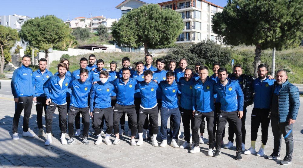 Alaçatıspor sahaya indi