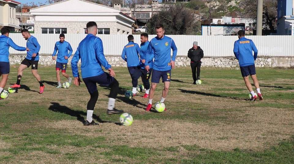 Alaçatıspor sahaya indi