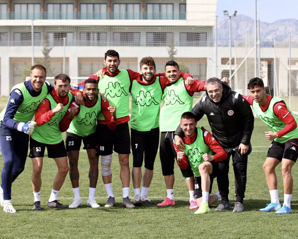 Antalyaspor, Fenerbahçe karşısında 55 yıllık tarihinde ilki yaşamak istiyor