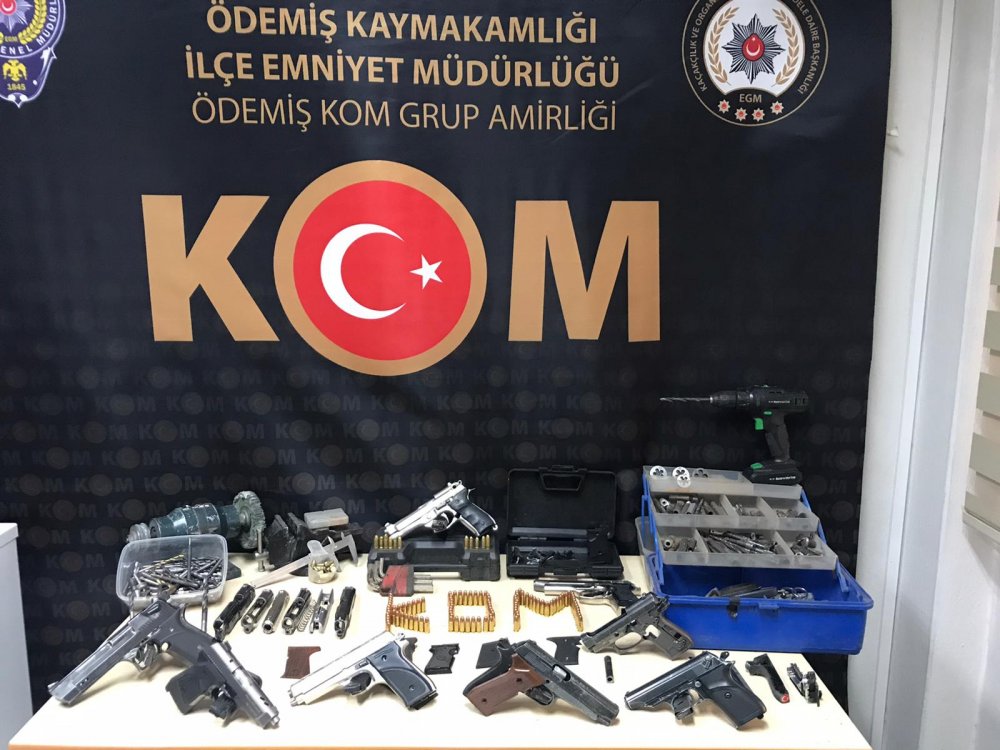 İzmir'de kuru sıkıdan bozma tabanca yapan 1 şüpheli yakalandı