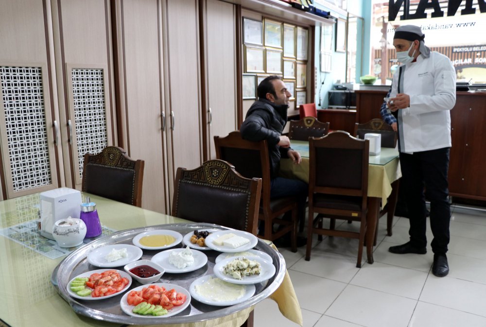 Kademeli normalleşme ile meşhur Van kahvaltısına yoğun ilgi